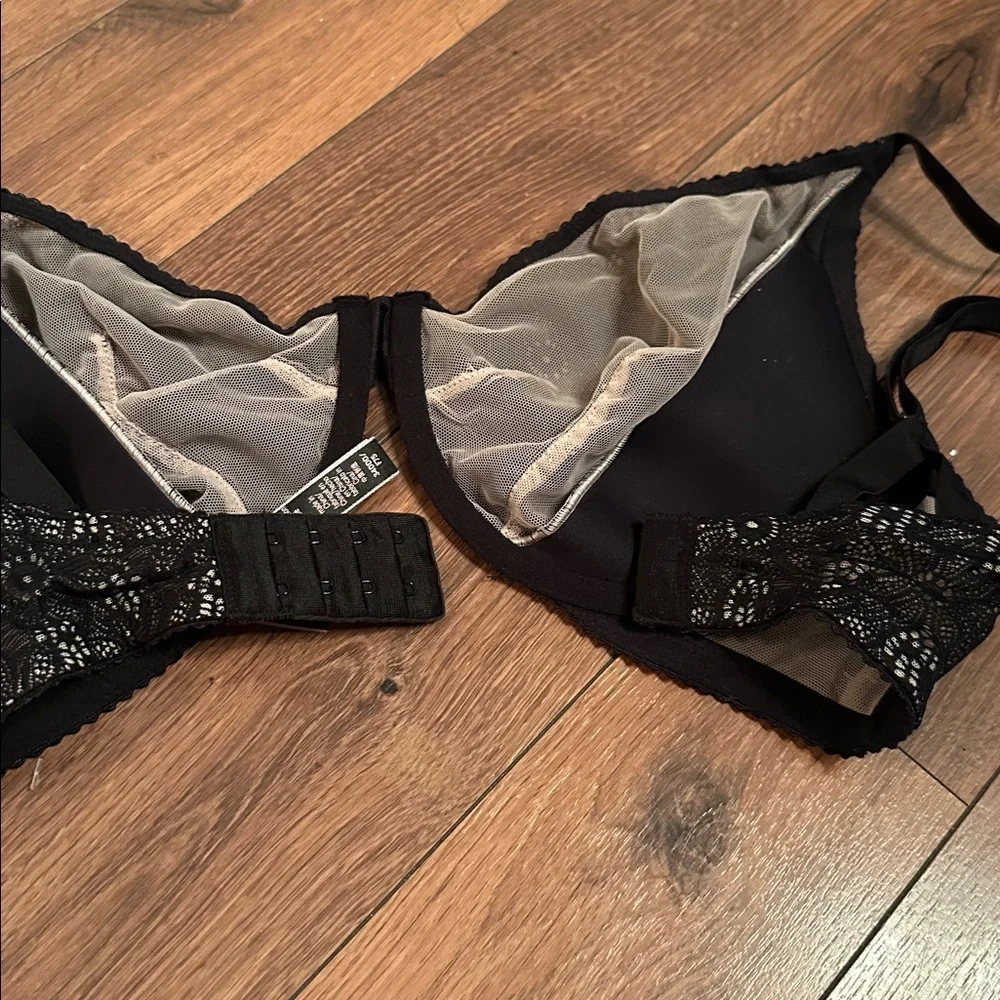 Victoria’s Secret Inlined Plunge Bra 34DDD - Picture 8 of 8